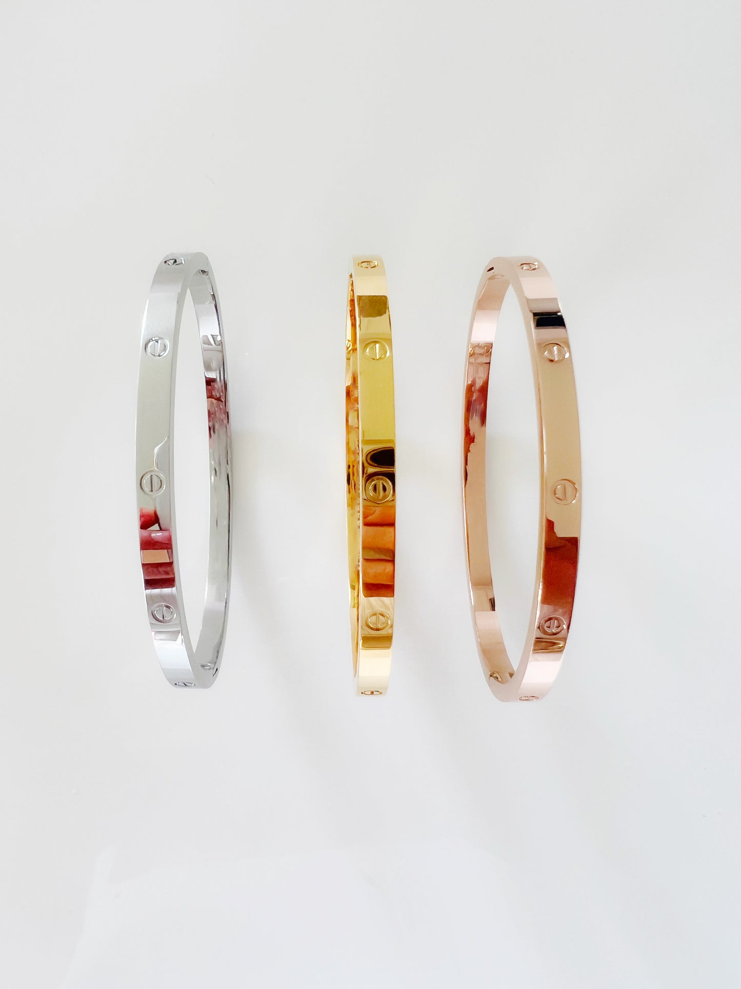 Dainty Mesh Love bracelet