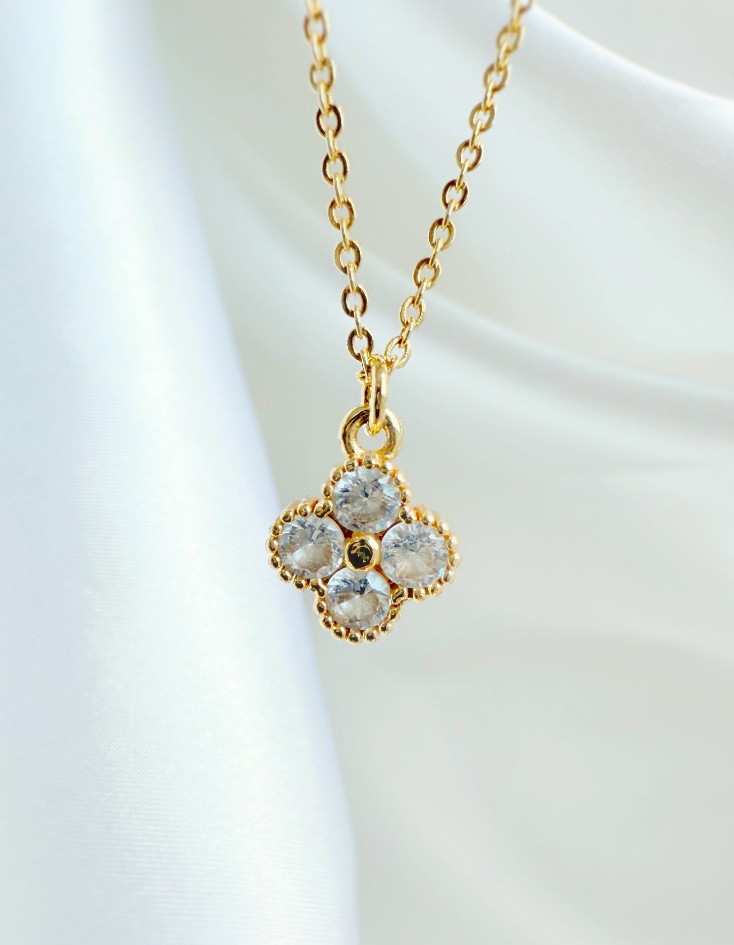 Blossom Glow - Jewelry Maktub LLC