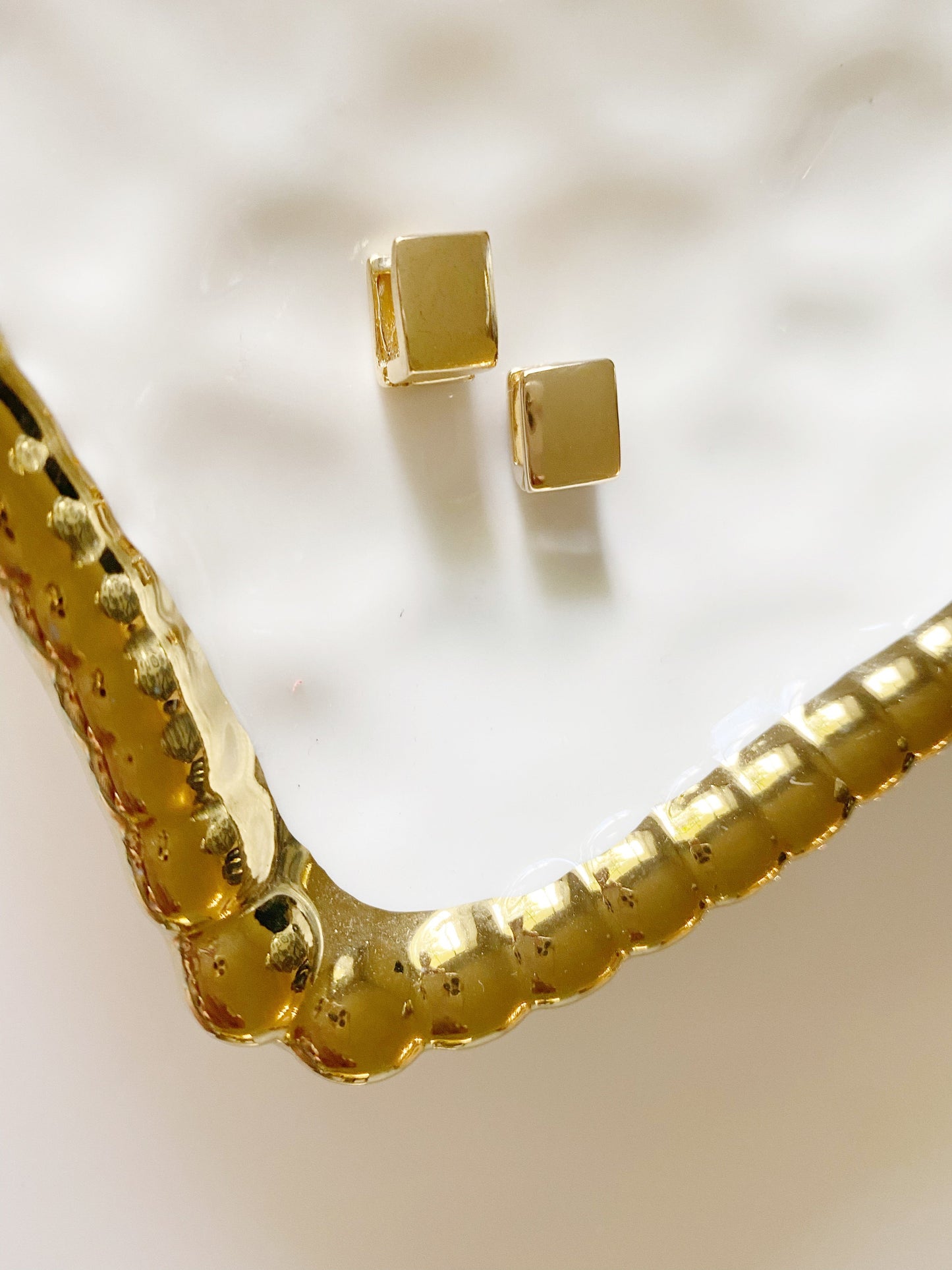 Small Square Huggie Hoop Earrings - Jewelry Maktub LLC