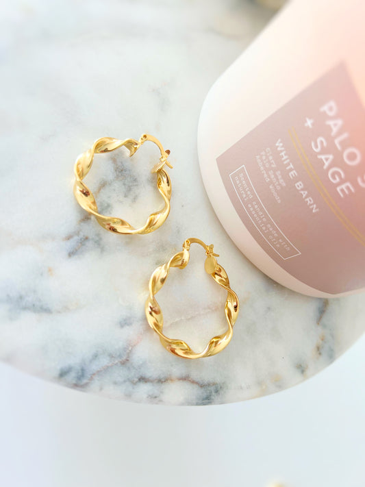 Lola Hoops