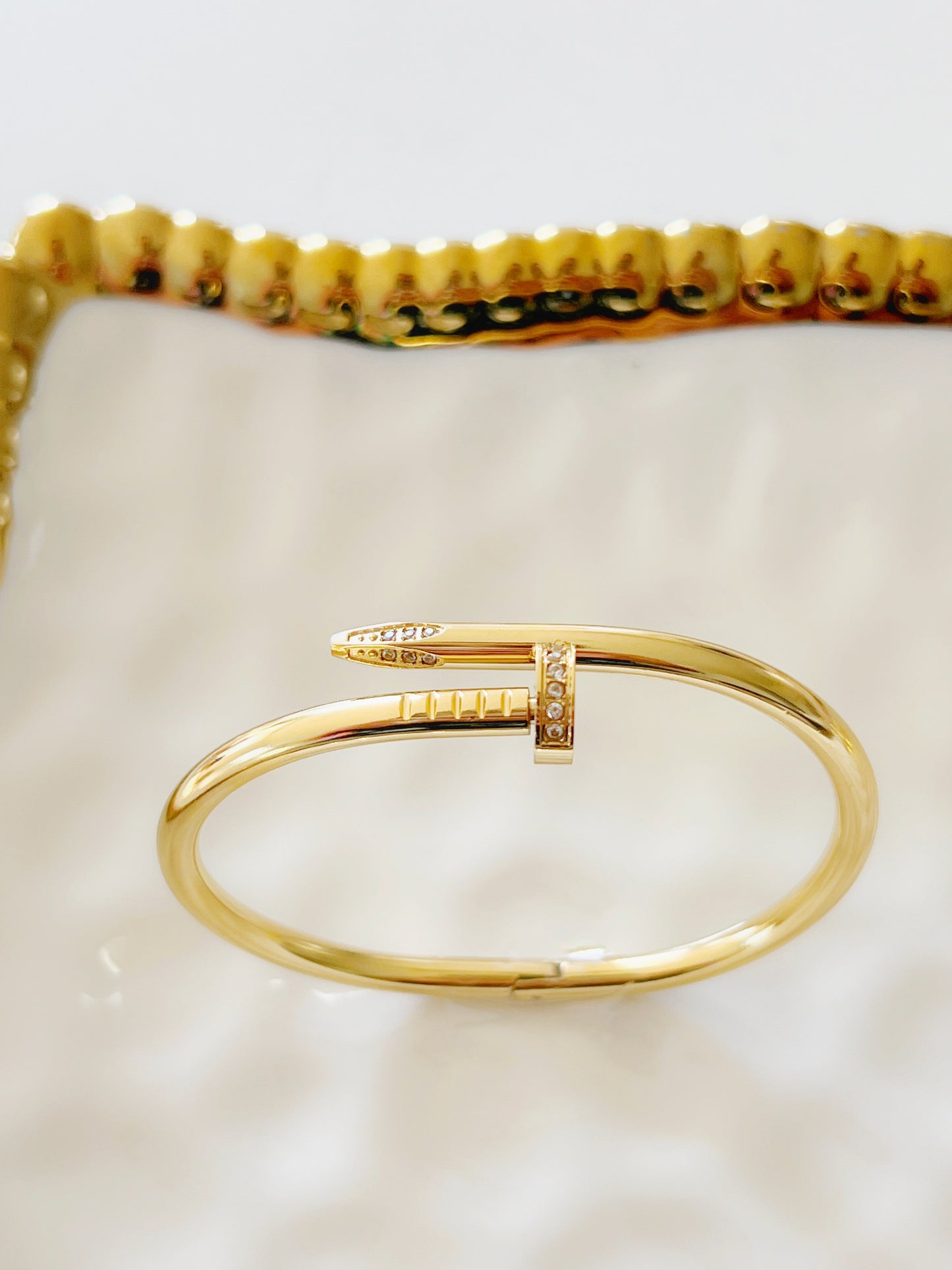 Nail bangle with diamonds