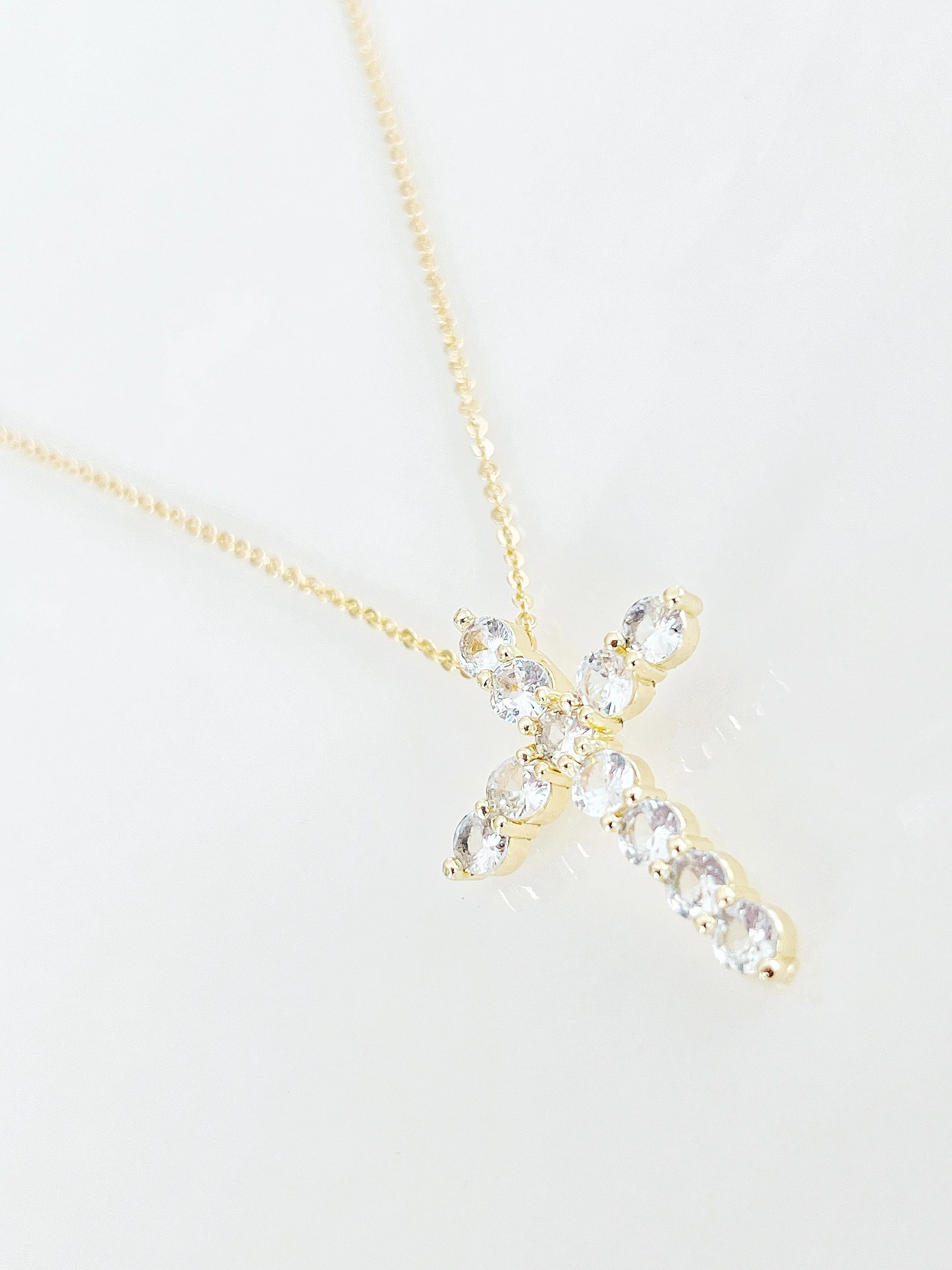 Bolt Cross - Jewelry Maktub LLC