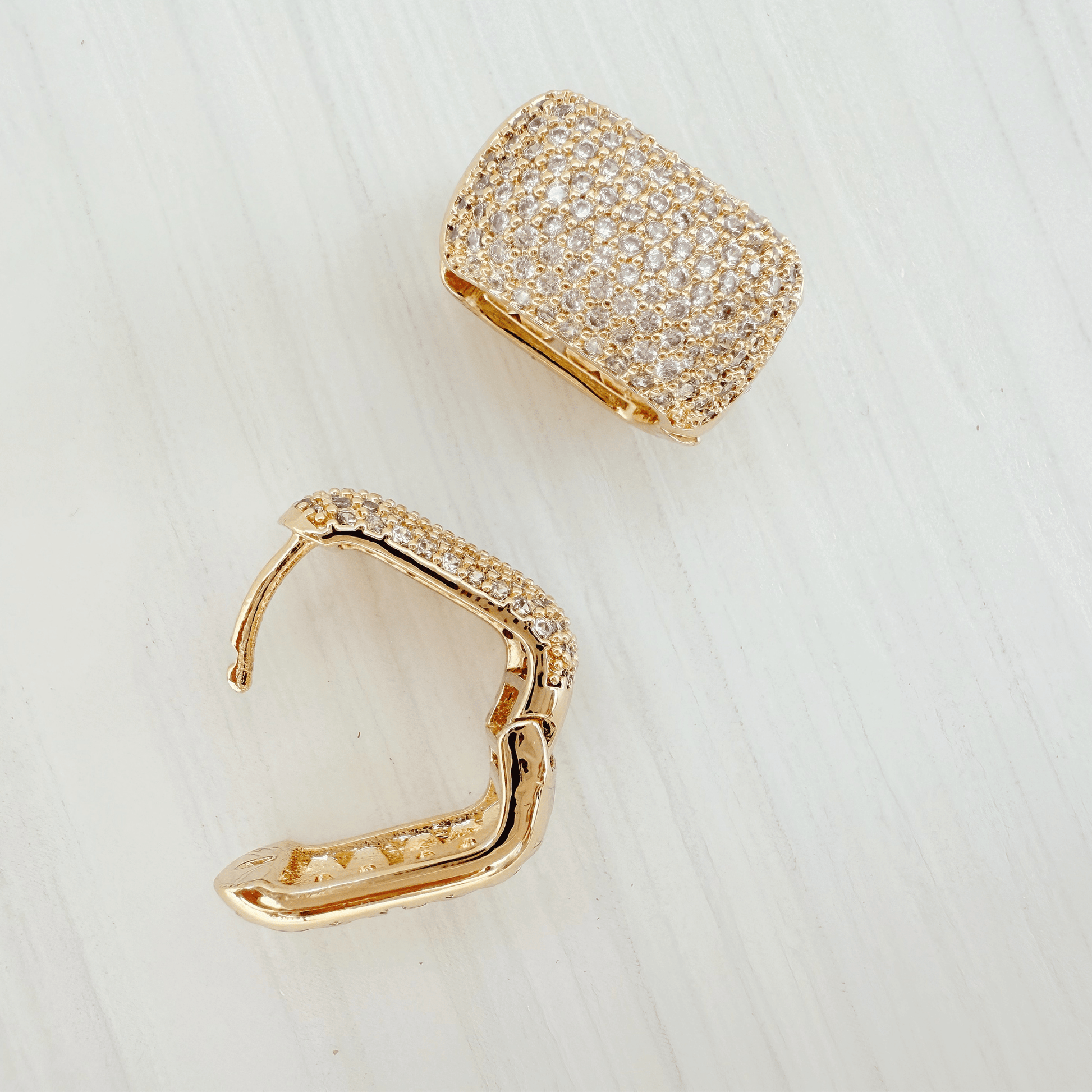 Camila Hoops - Jewelry Maktub LLC