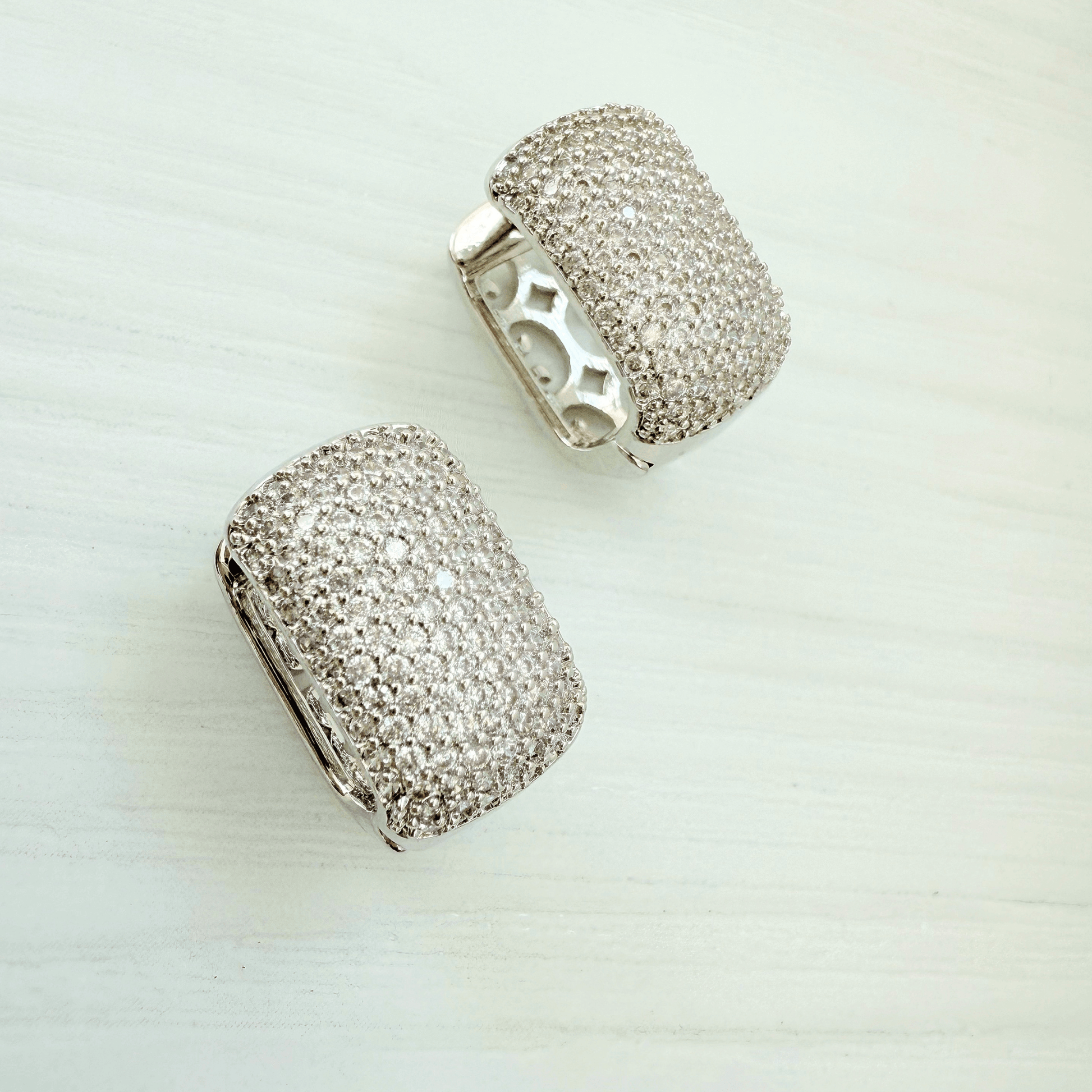 Camila Hoops - Jewelry Maktub LLC