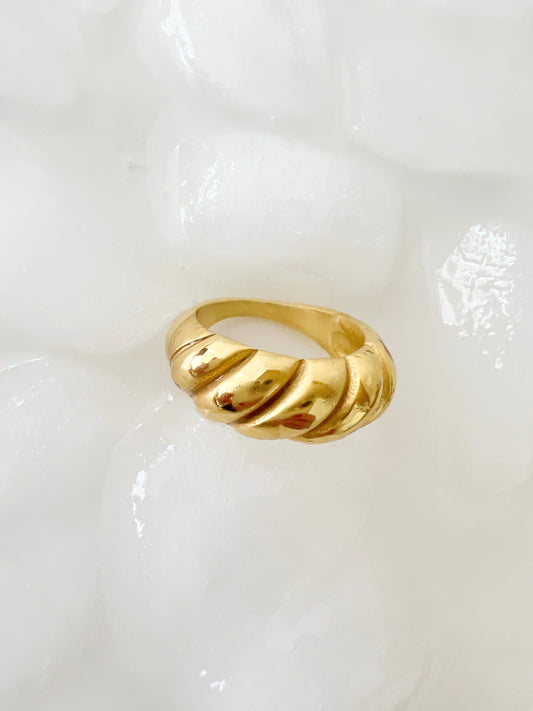 Croissant Ring 💦 - Jewelry Maktub LLC