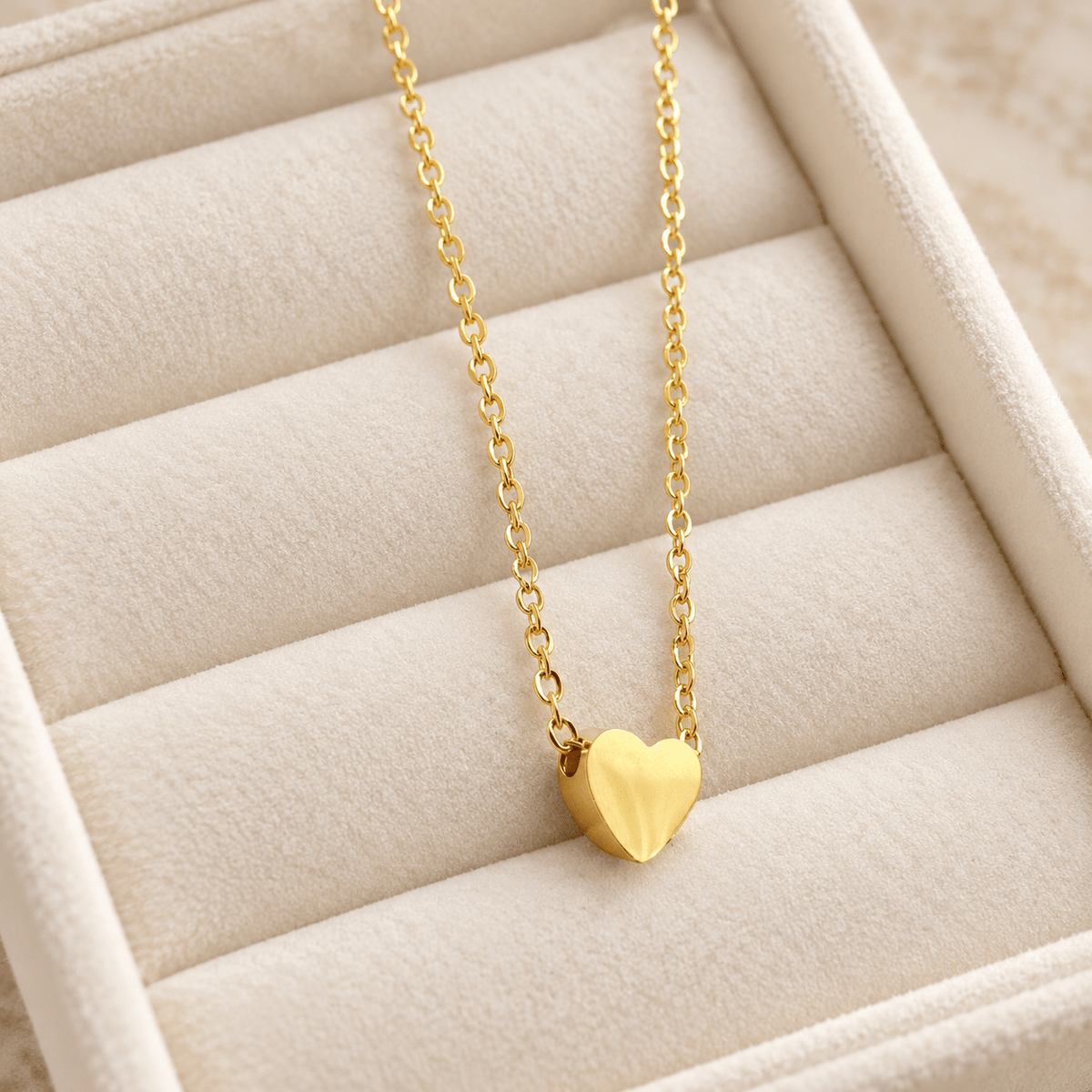 Golden Heart Necklace - Jewelry Maktub LLC