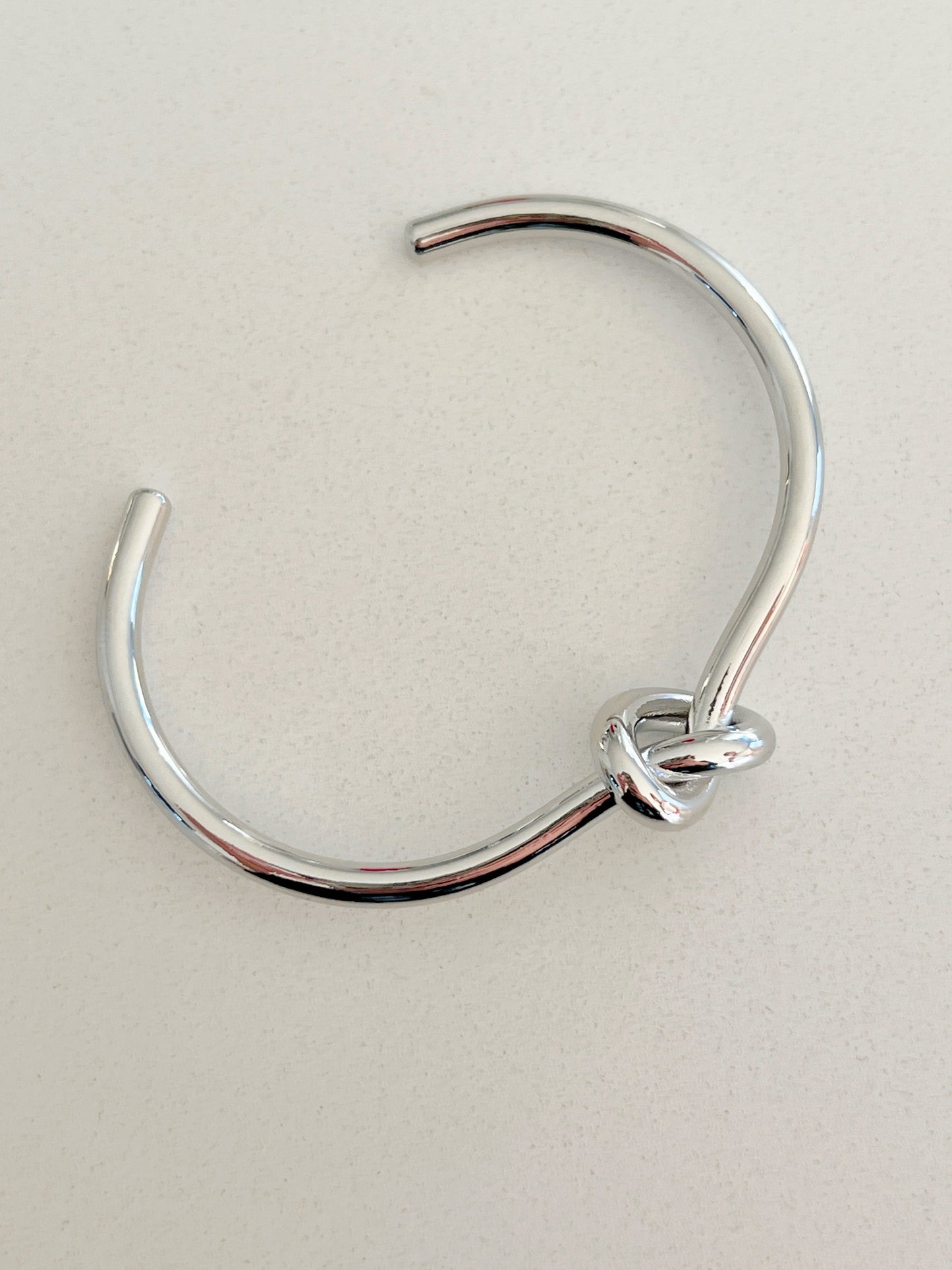Knot Bangle - Jewelry Maktub LLC