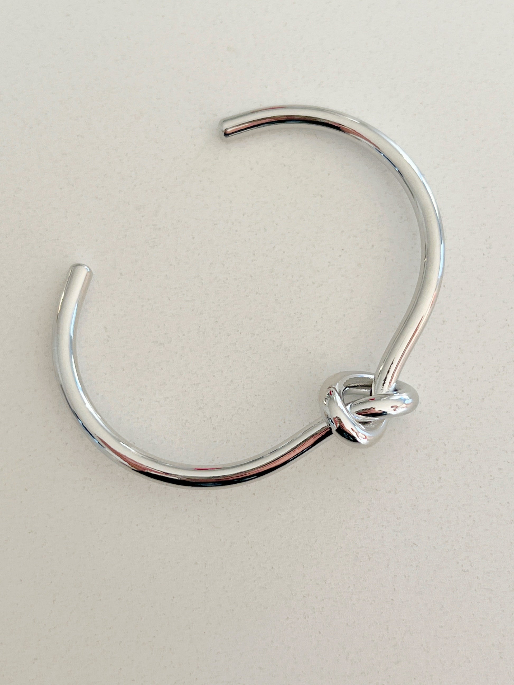 Knot Bangle - Jewelry Maktub LLC