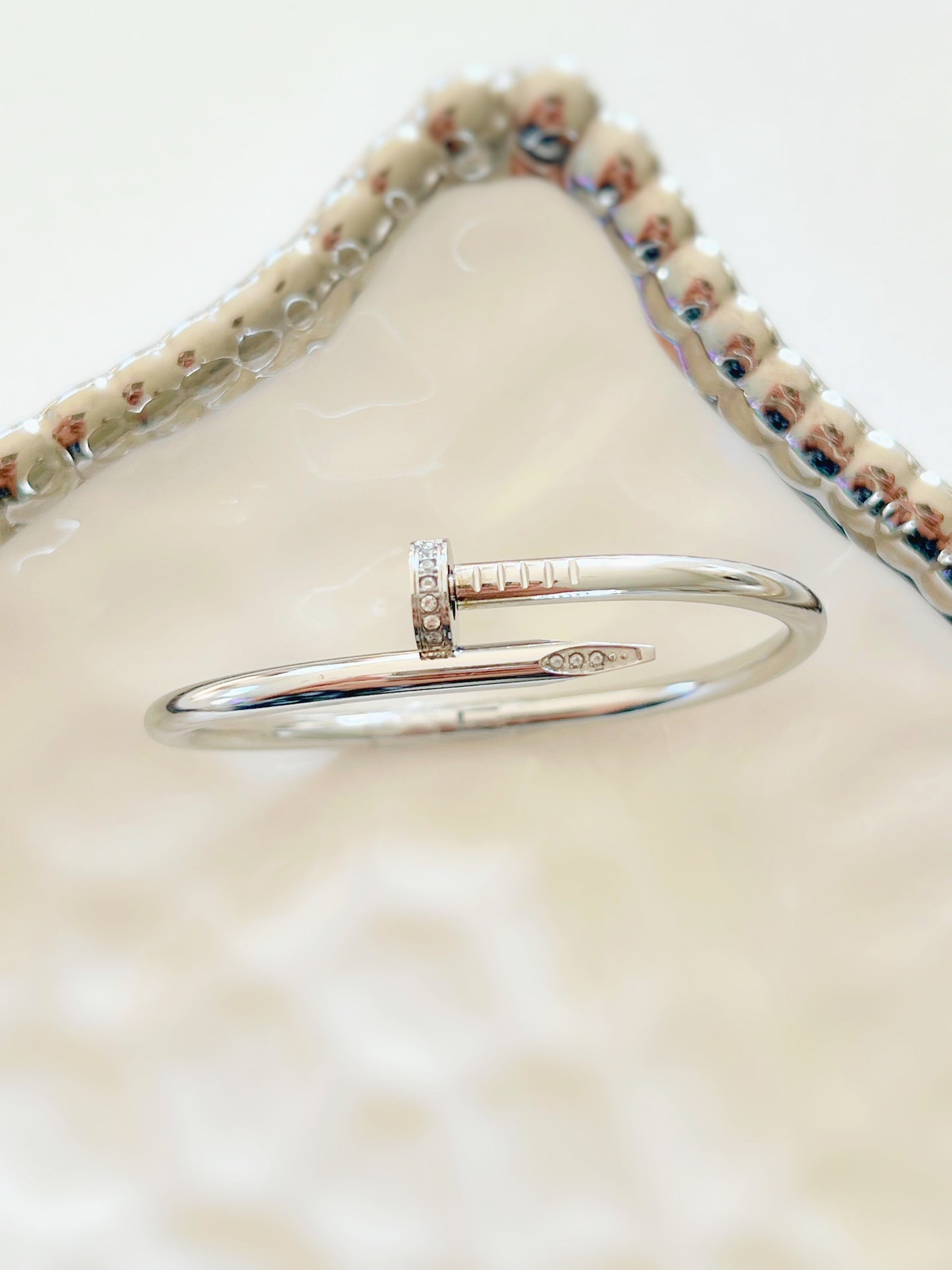 Nail bangle with diamonds - Jewelry Maktub LLC