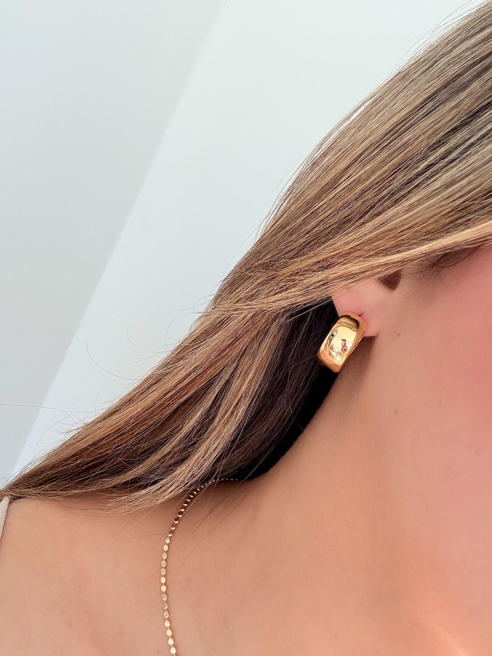 Olivia Hoops - Jewelry Maktub LLC