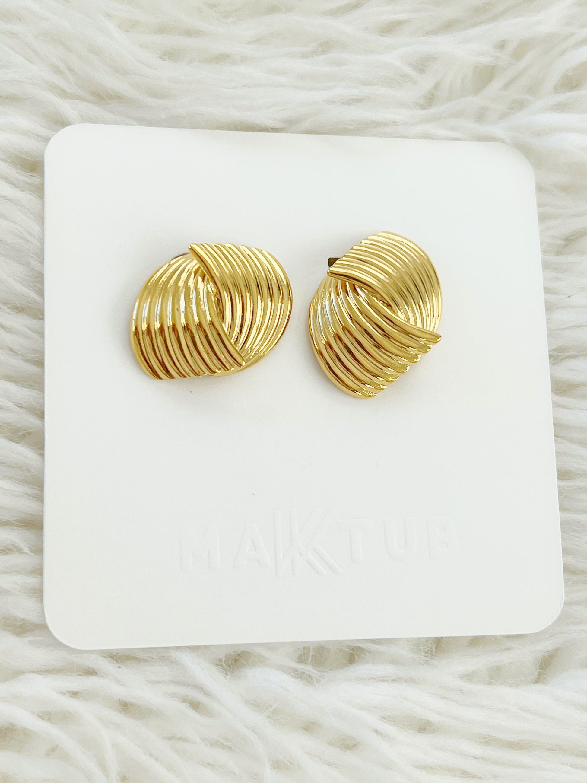 Radiant Twist - Jewelry Maktub LLC
