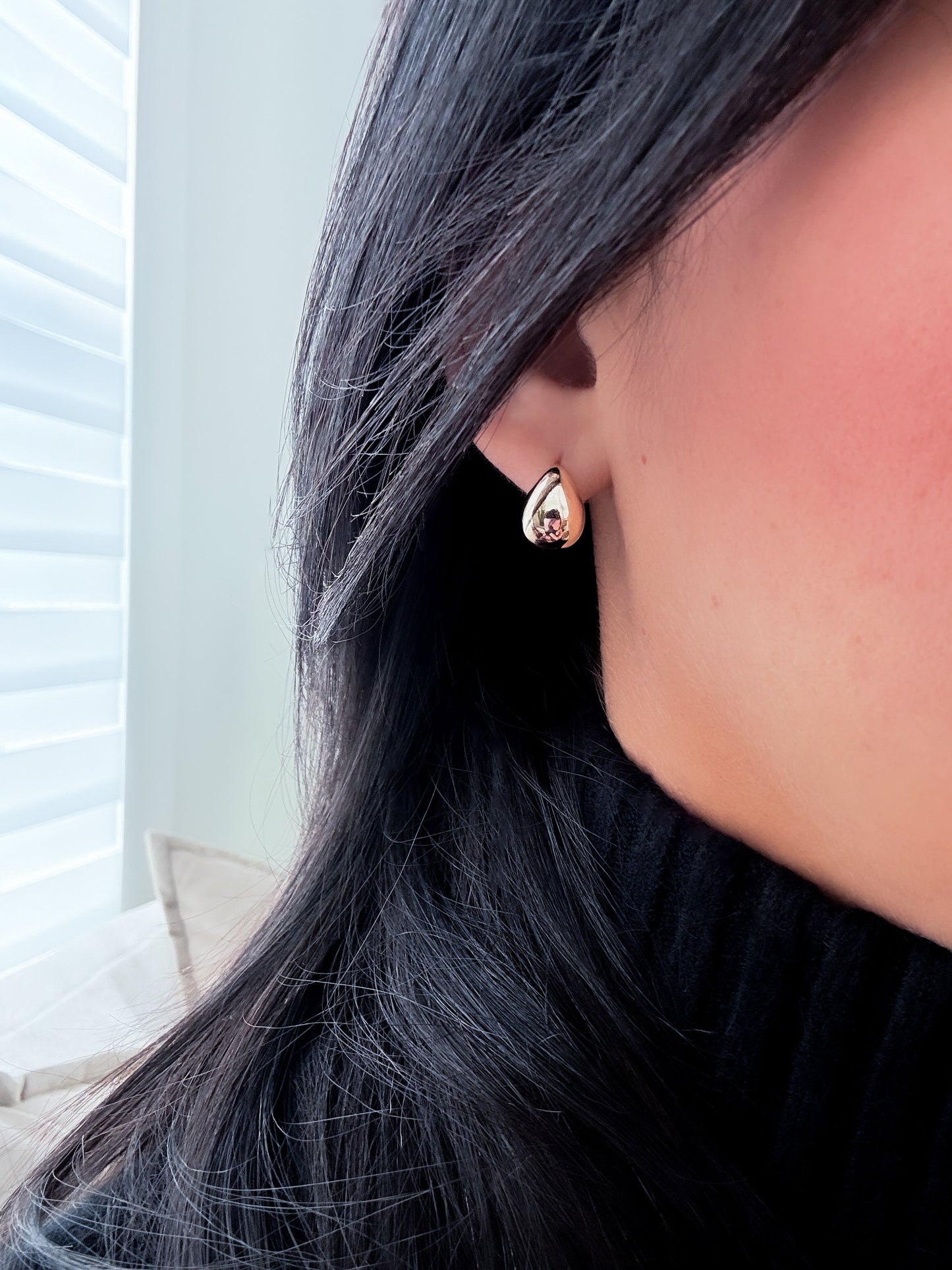 Teardrop Huggie Hoop - Jewelry Maktub LLC