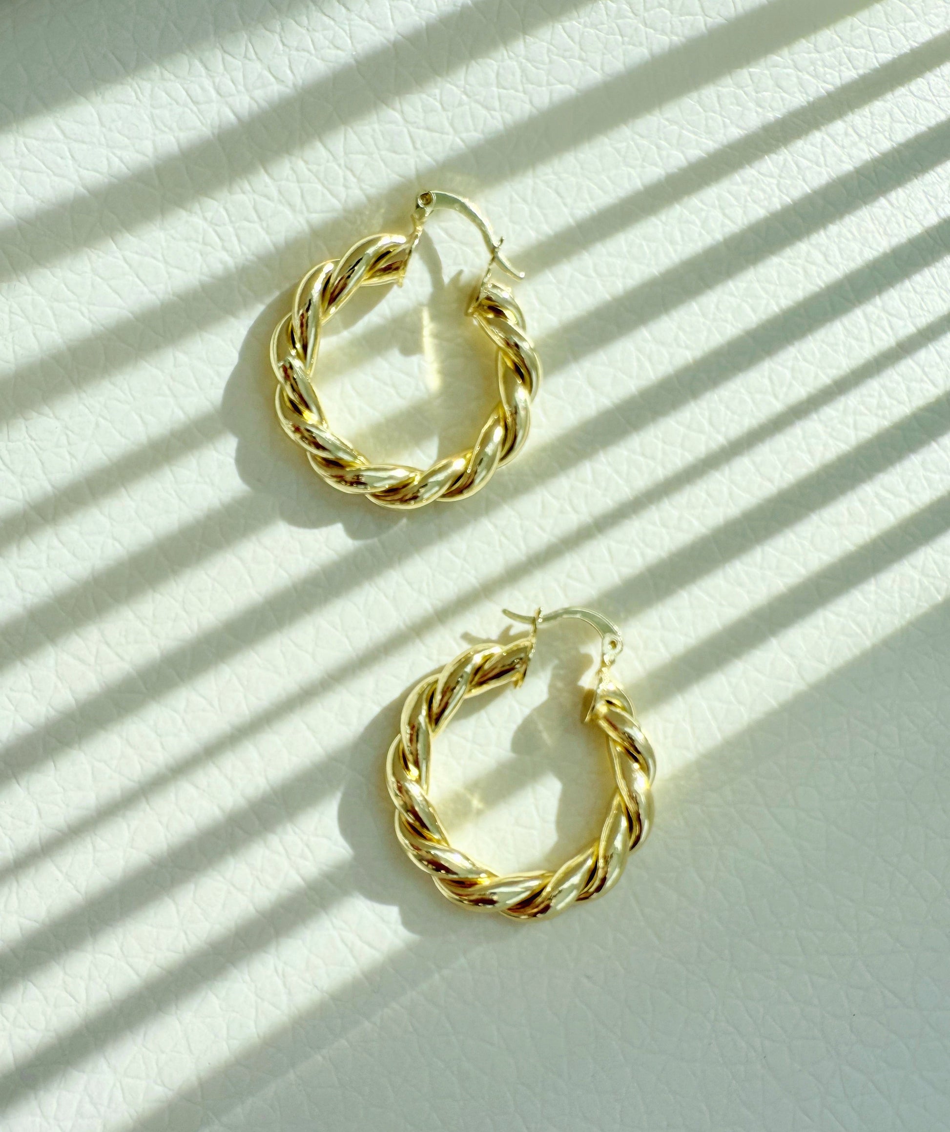 Twisted Hoop Earrings - Jewelry Maktub LLC