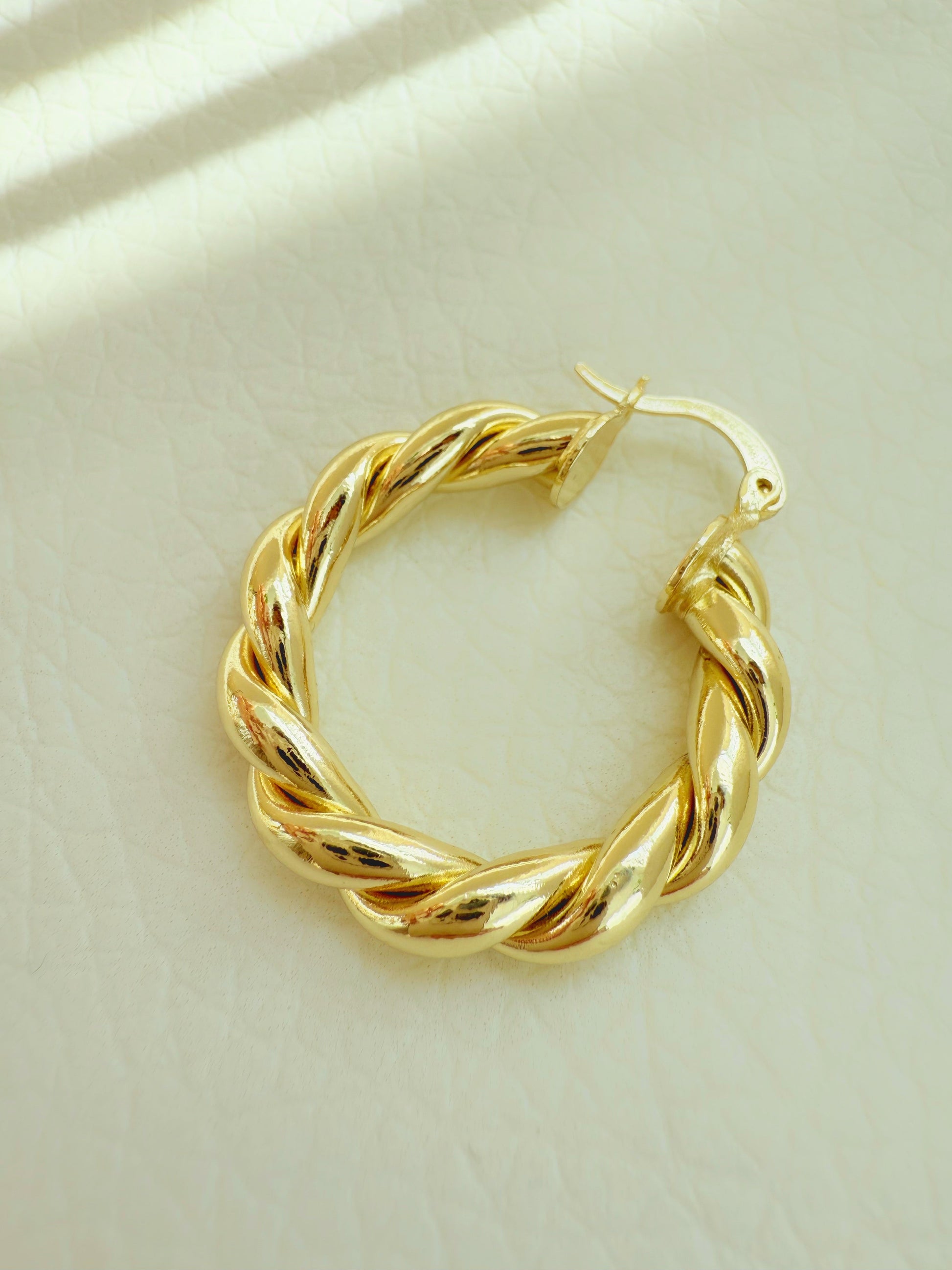 Twisted Hoop Earrings - Jewelry Maktub LLC