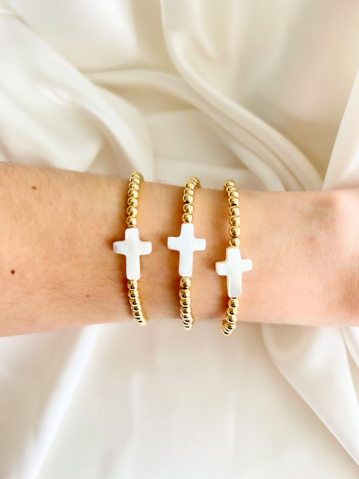 Pearl cross stretch bracelet - Jewelry Maktub LLC